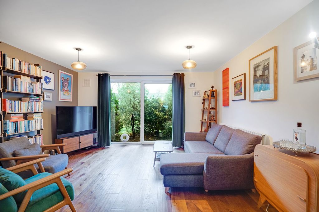 Property photo 2 of 14