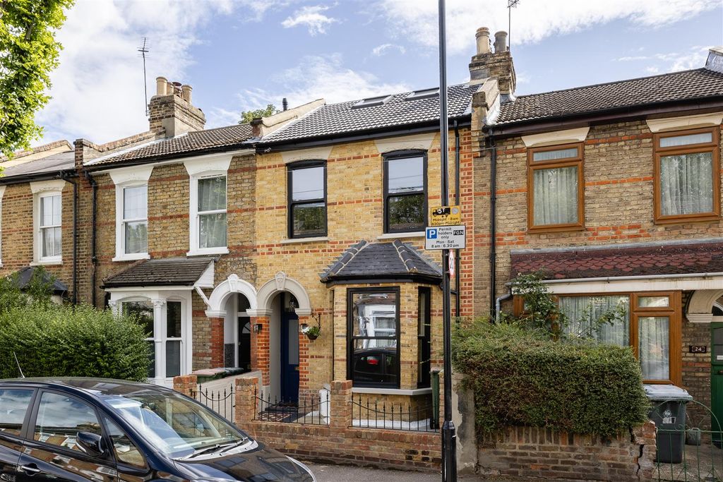 Property photo 1 of 40 Tylney Road, E7