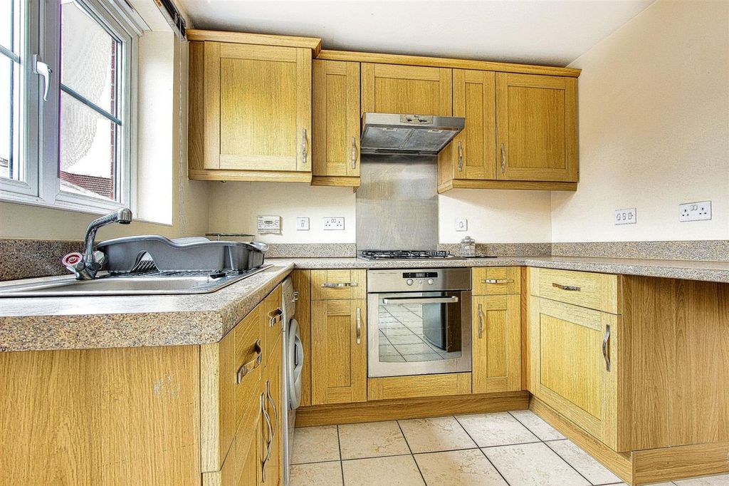 Property photo 3 of 15 Kitchen Diner