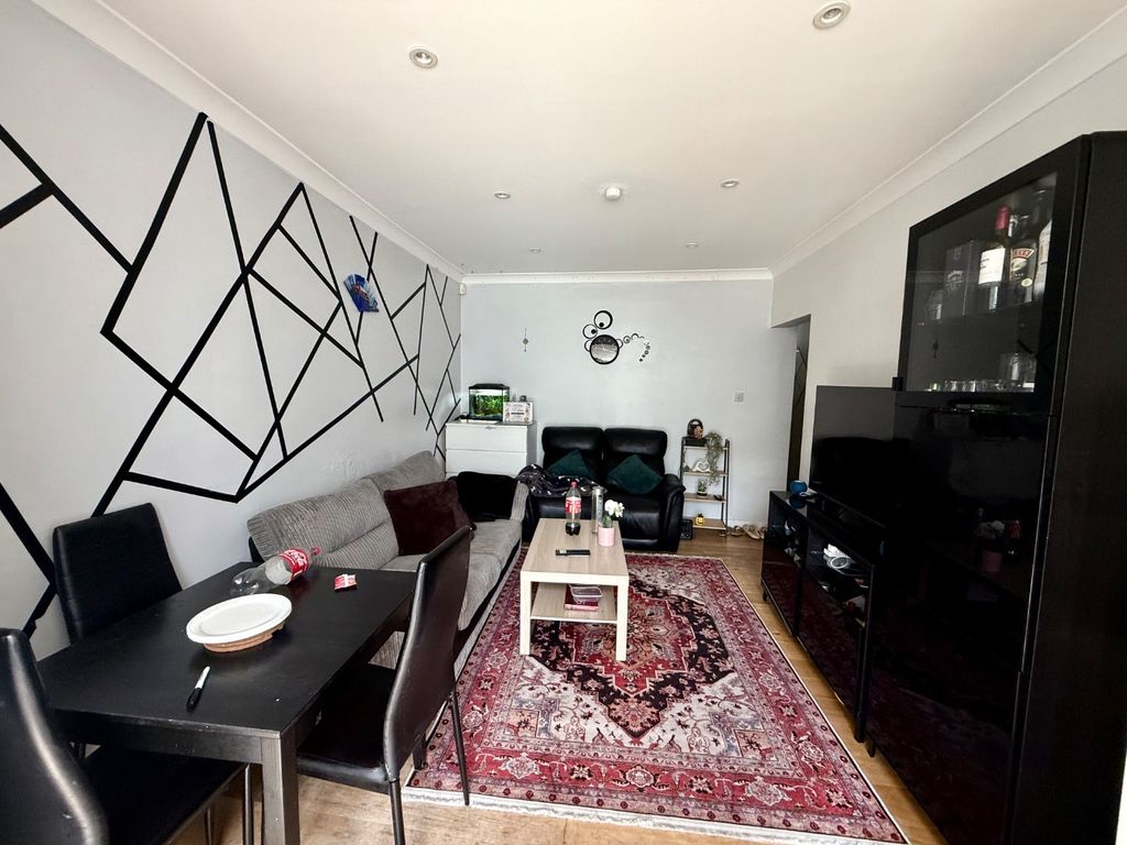 Property photo 2 of 7 5283181