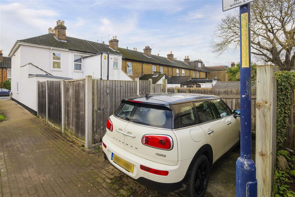 Property photo 2 of 23