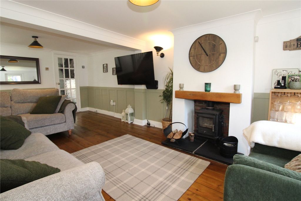 Property photo 2 of 15 Picture No. 11