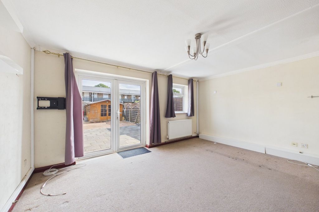 Property photo 3 of 10 Picture No. 12