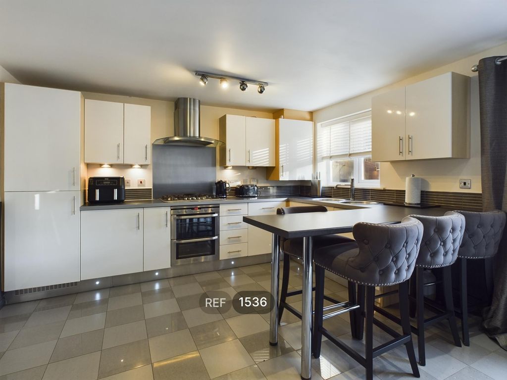 Property photo 1 of 22 Kitchen