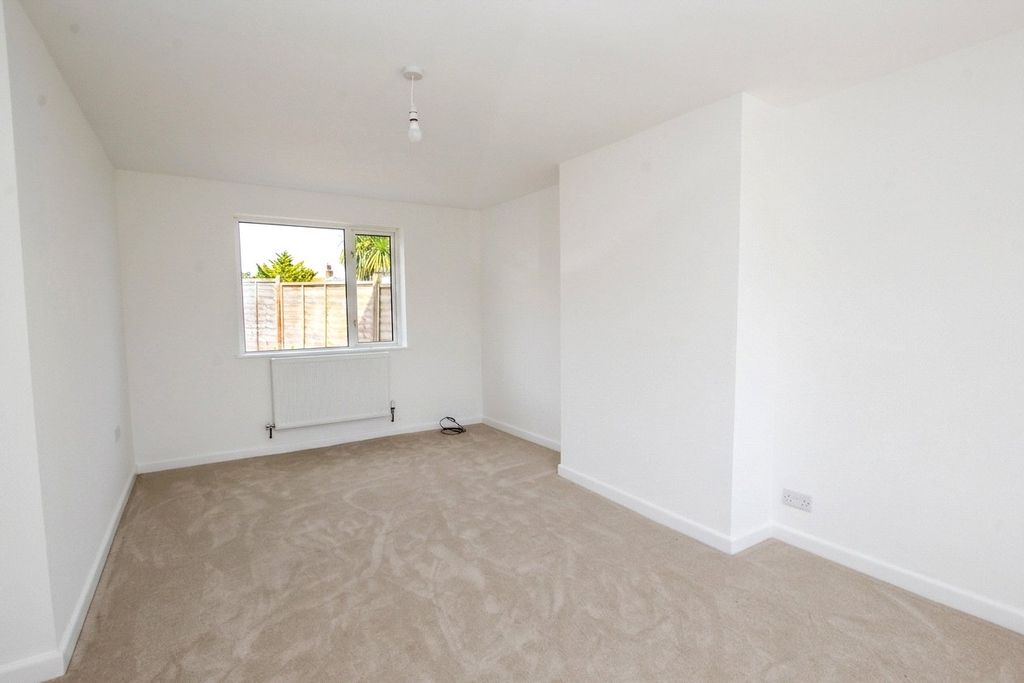 Property photo 2 of 19 Picture No. 02