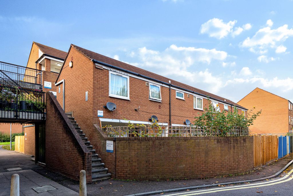 Property photo 1 of 12 External