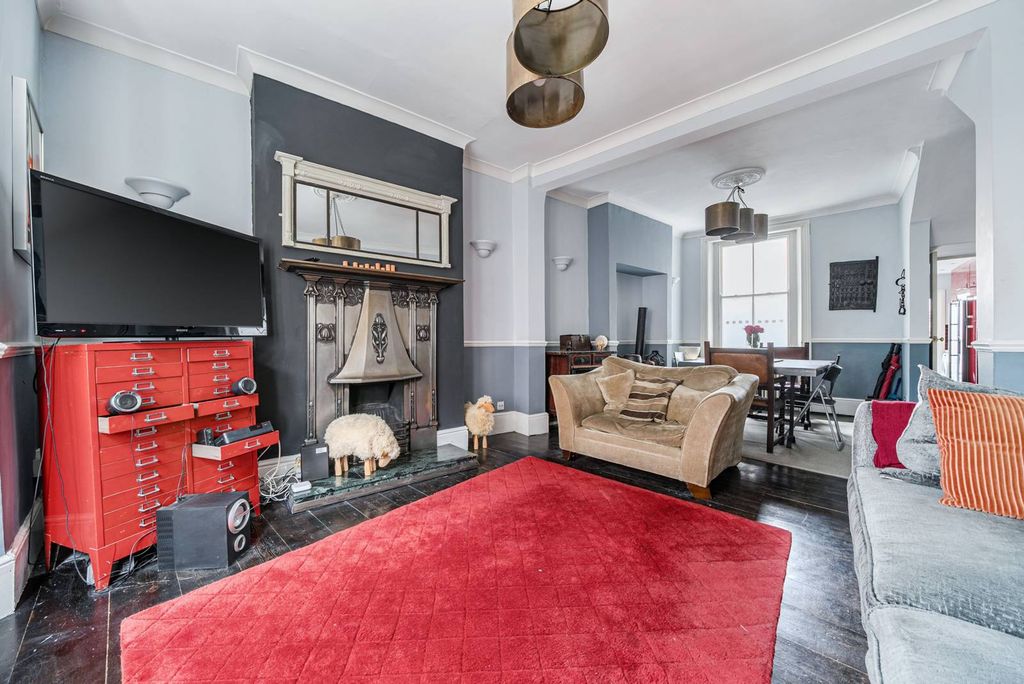 Property photo 3 of 17