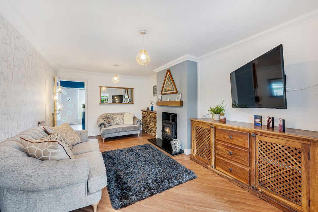 Property photo 3 of 28 3938818