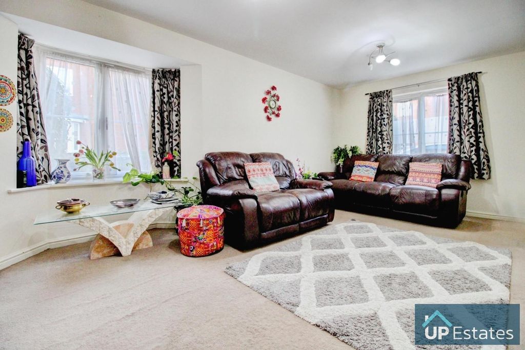 Property photo 2 of 22