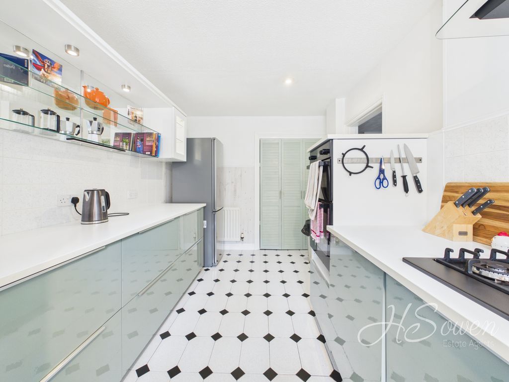 Property photo 3 of 16 Photo 8