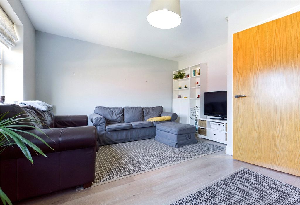 Property photo 3 of 20 Living Room