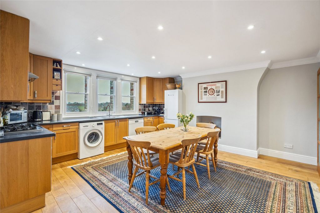 Property photo 3 of 12 Kitchen/Dining Room