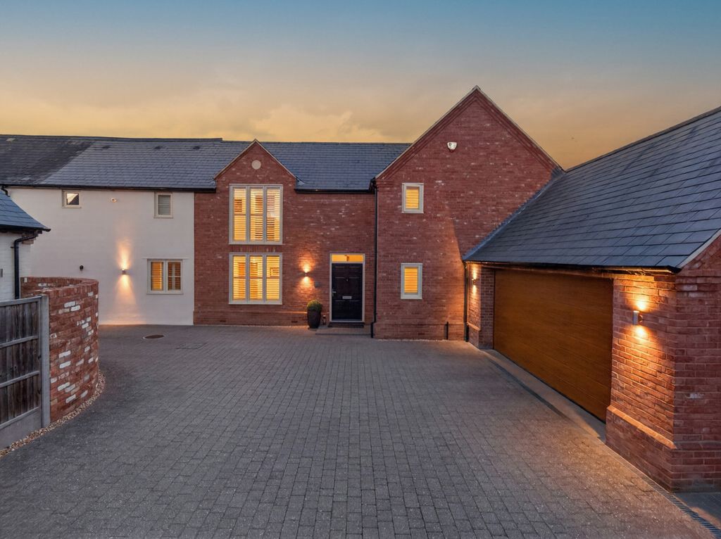 Property photo 2 of 49