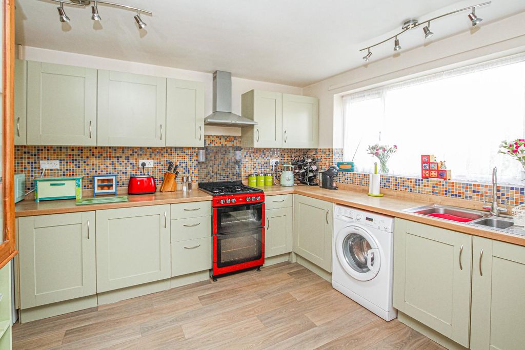 Property photo 2 of 15