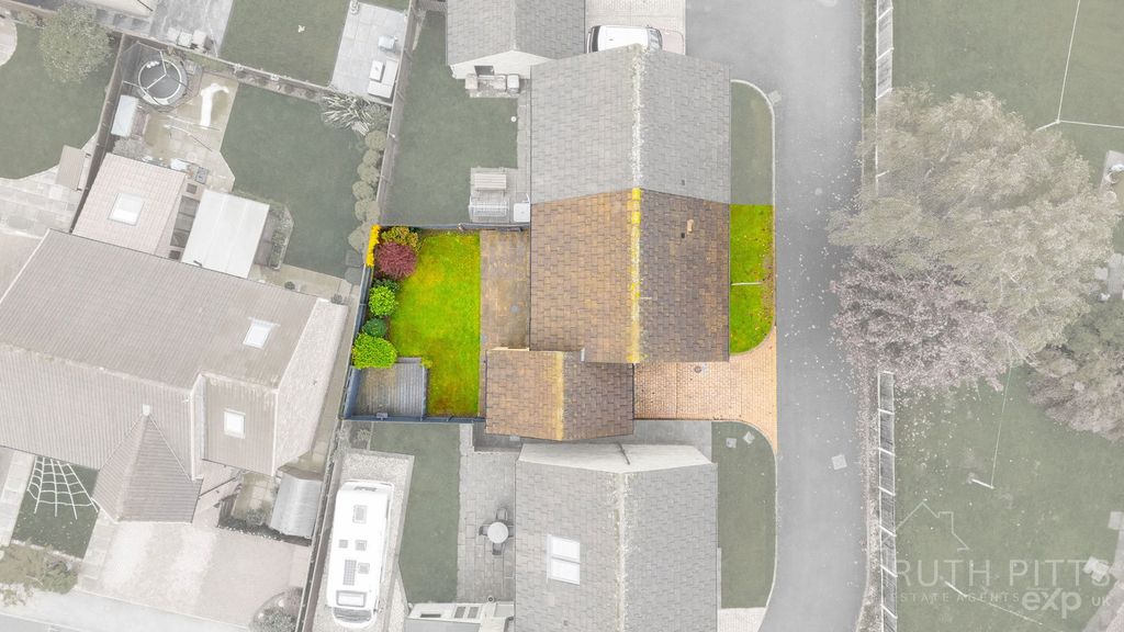 Property photo 2 of 26