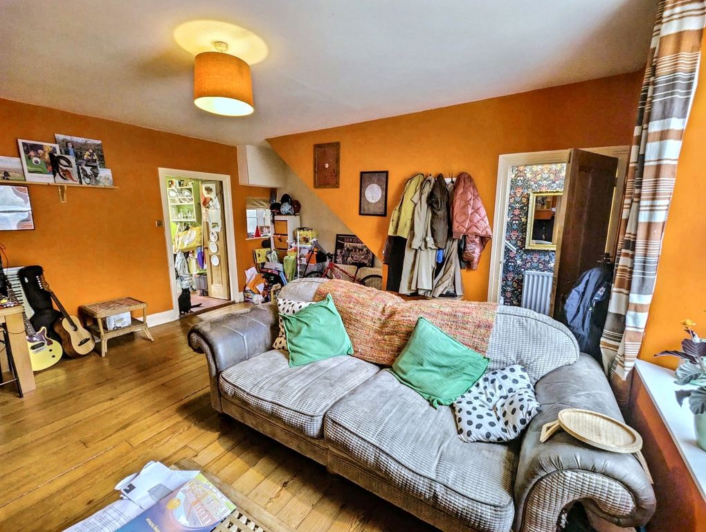 Property photo 3 of 8