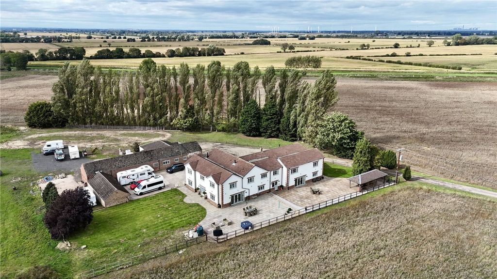 Property photo 1 of 80 Picture No. 03