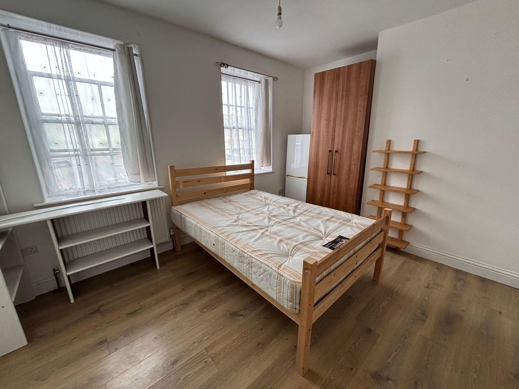 Property photo 2 of 4