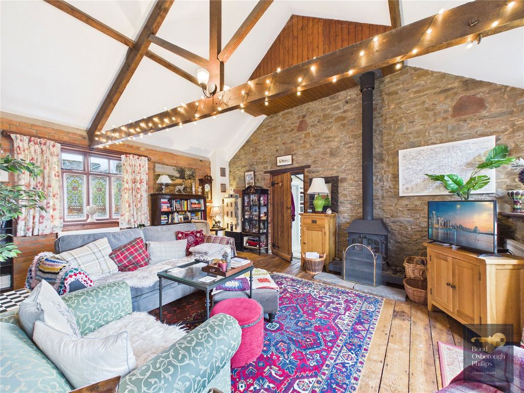 Property photo 2 of 17 Picture No. 19