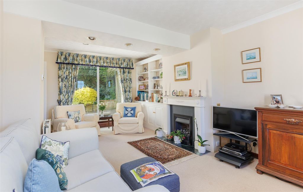 Property photo 1 of 34