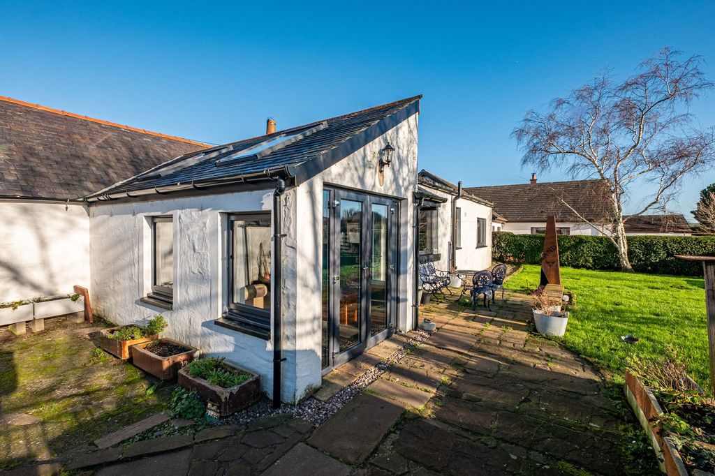 Property photo 2 of 26