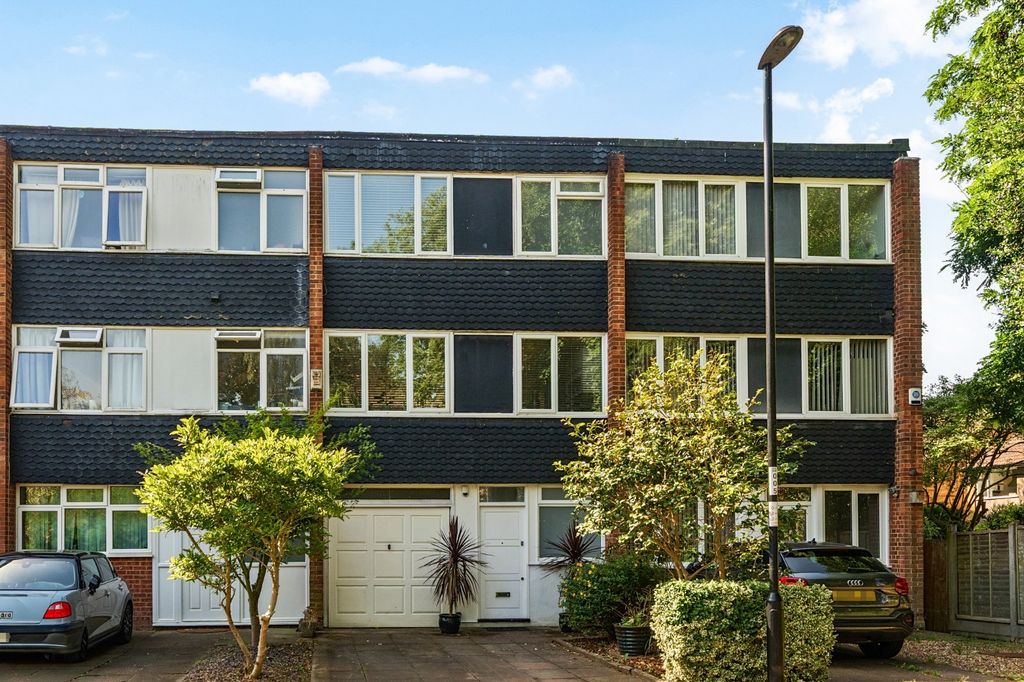 Property photo 1 of 19 External