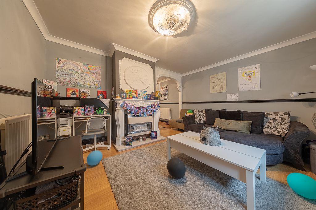 Property photo 3 of 41