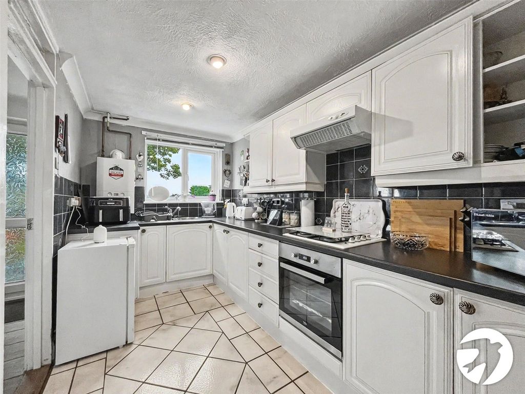 Property photo 2 of 15 Picture No. 31