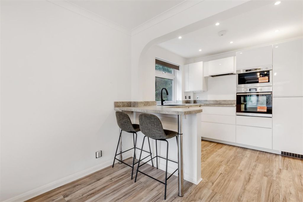 Property photo 2 of 10 Sterling Court -16_.Jpg