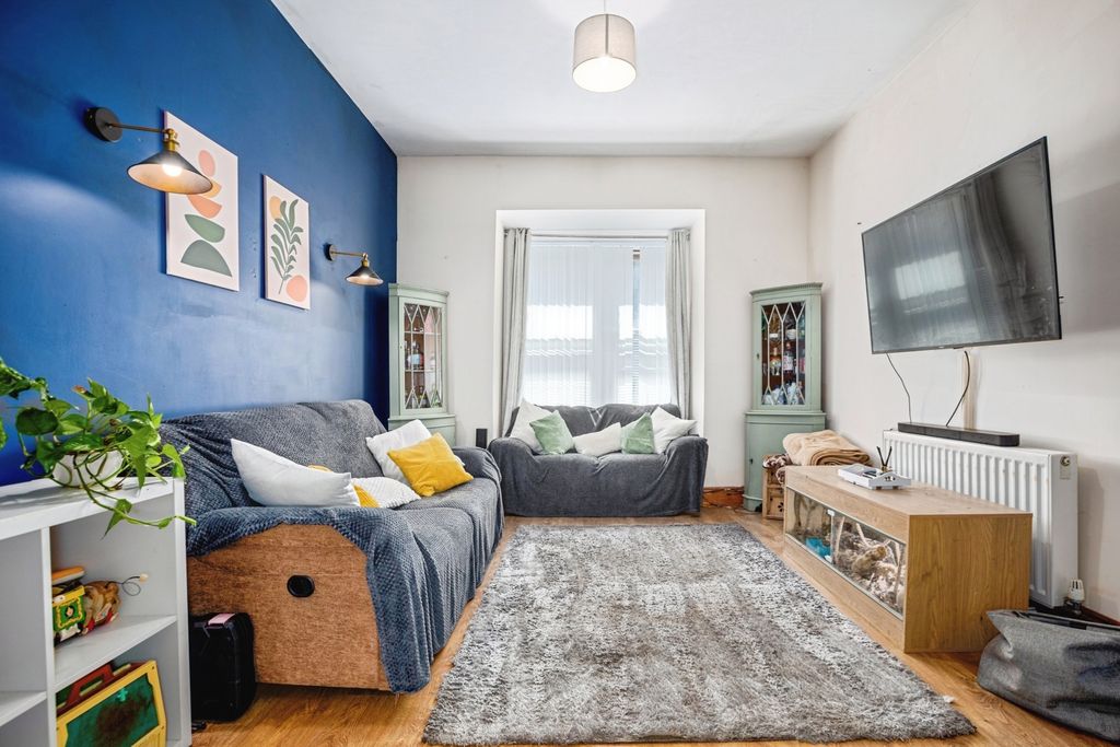 Property photo 2 of 12 Pbox-Img.Jpg