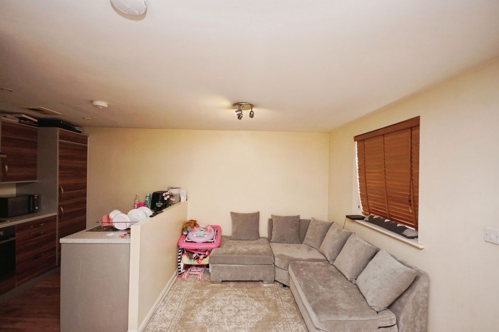 Property photo 2 of 13 Photo