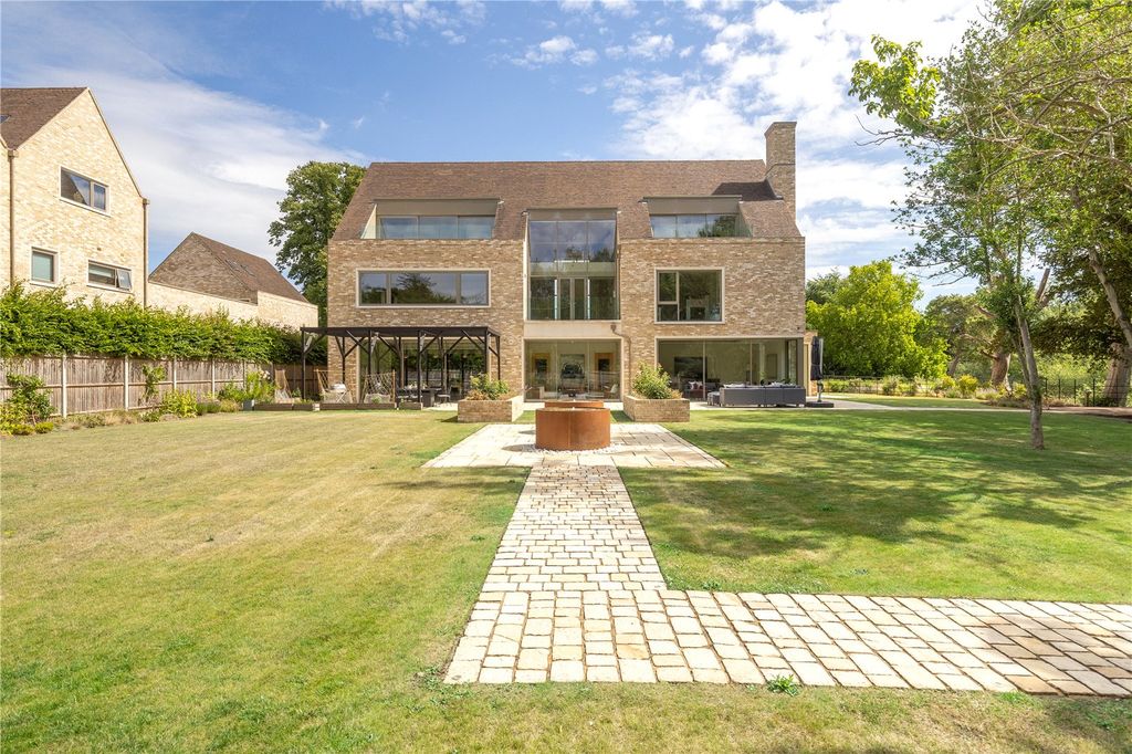 Property photo 1 of 20 Front