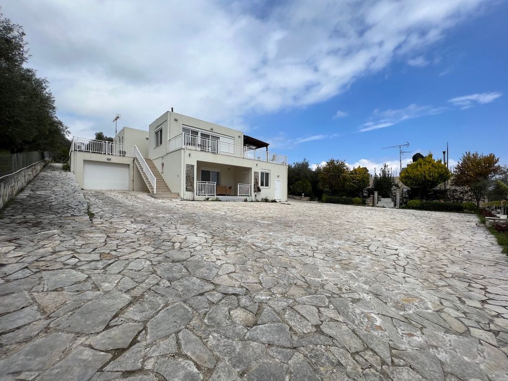 Property photo 1 of 33