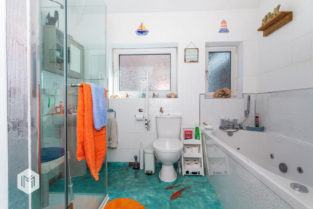 Property photo 3 of 33 Picture No. 05