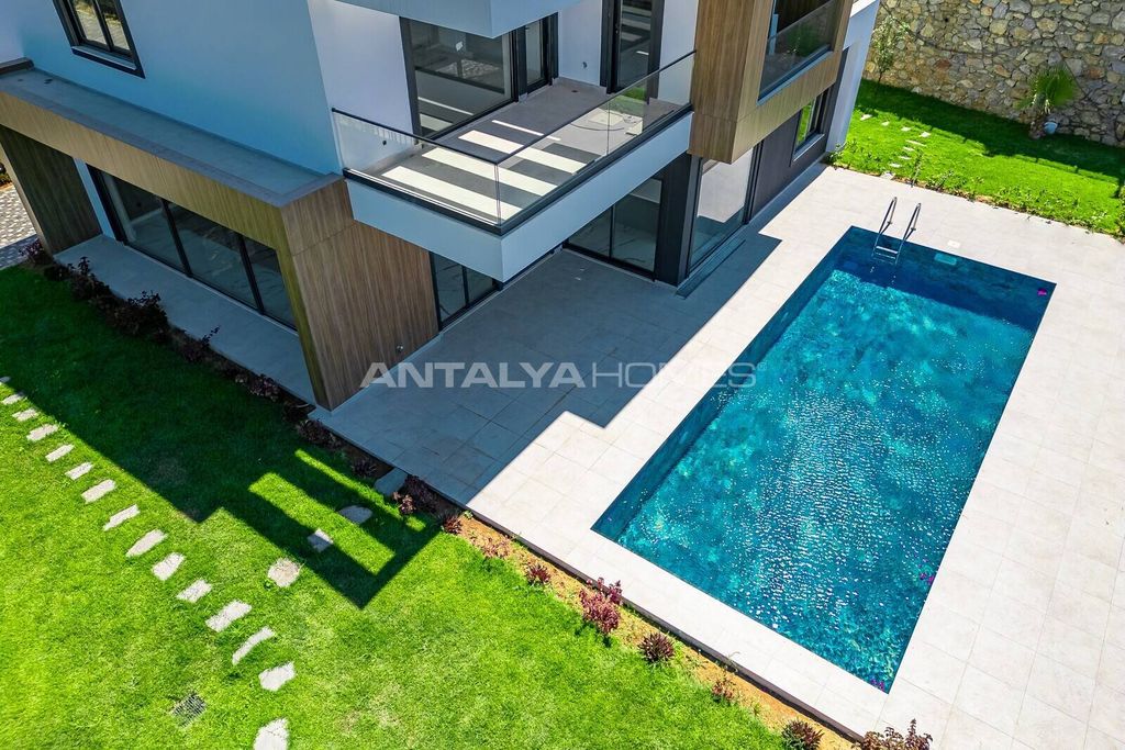 Property photo 3 of 45