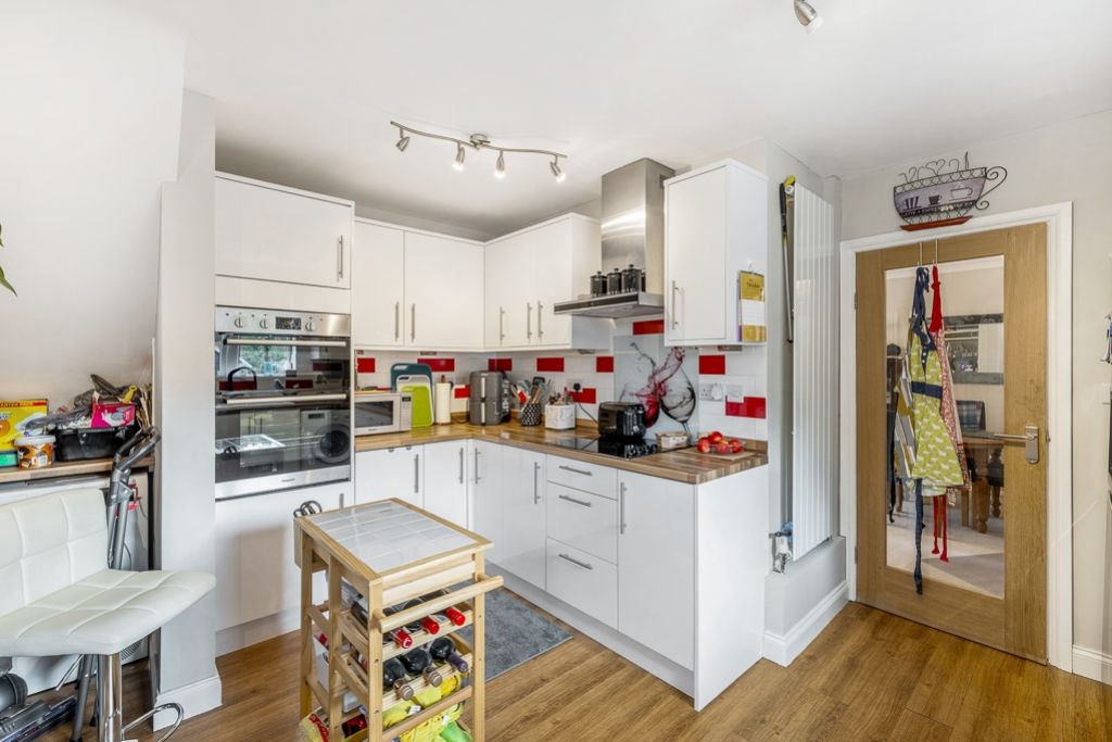 Property photo 3 of 23 33 Lowgate Avenue (Bicker)-17