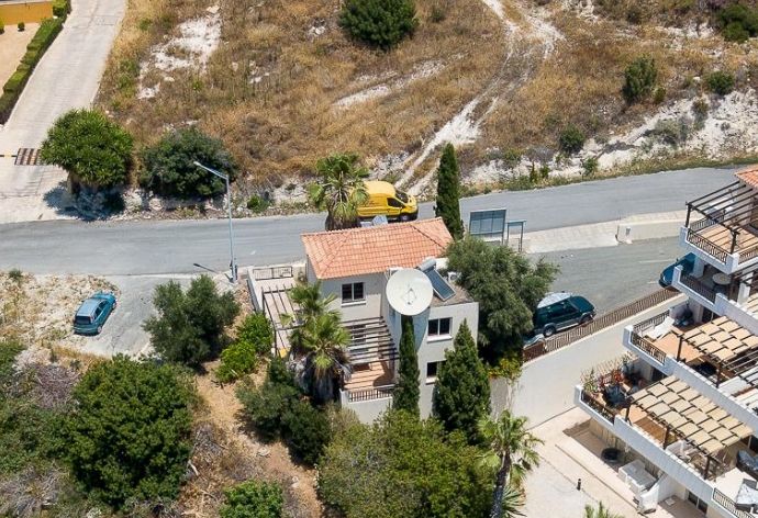 Property photo 3 of 3