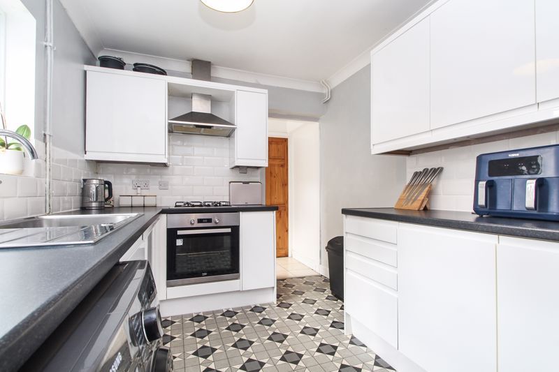 Property photo 3 of 21 Kitchen