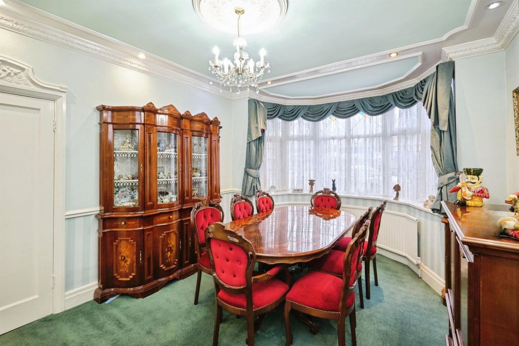 Property photo 2 of 23