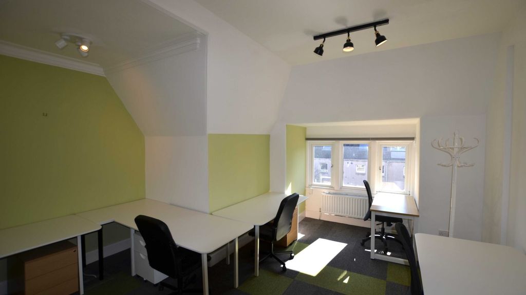 Property photo 3 of 9 Allied-Surveyors-Scotland-108 Commercial Street-Of