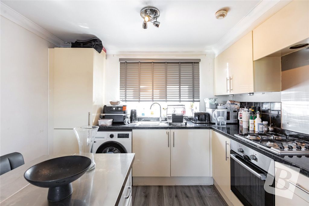 Property photo 2 of 10 Kitchen