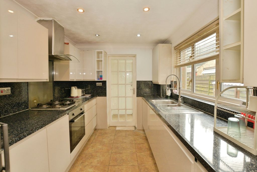 Property photo 2 of 15 Kitchen