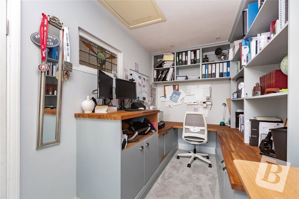 Property photo 3 of 18 Study