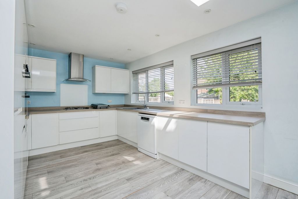 Property photo 2 of 17 Pbox-Img.Jpg