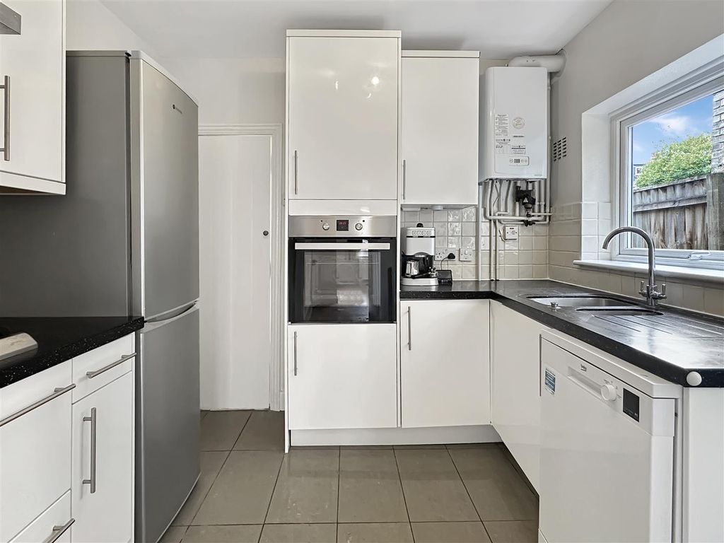 Property photo 3 of 16 Img (7).Jpg