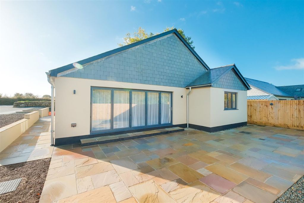 Property photo 3 of 27 Parry Gwel An Fow Liskeard-6.Jpg