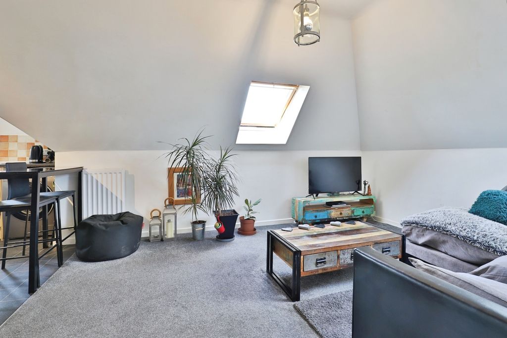 Property photo 2 of 20 Pbox-Img.Jpg