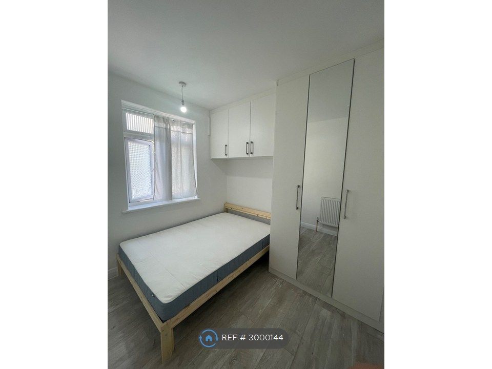 Property photo 1 of 3