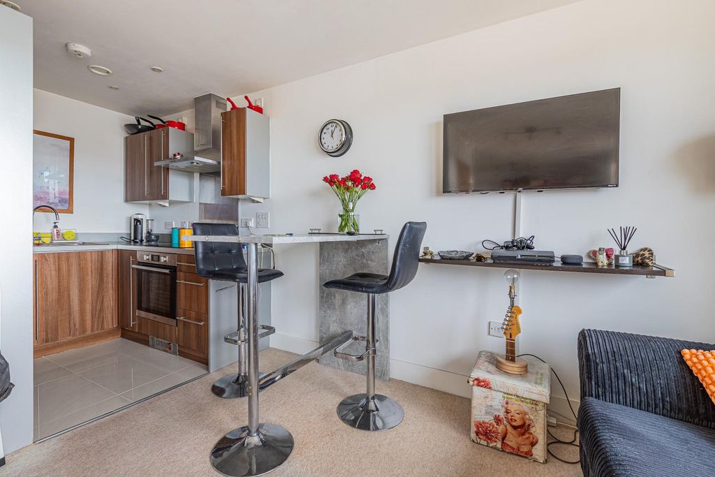Property photo 1 of 17 Kitchen