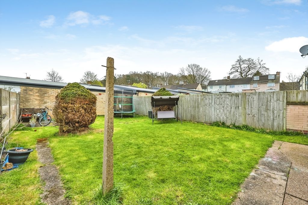 Property photo 2 of 17 Garden